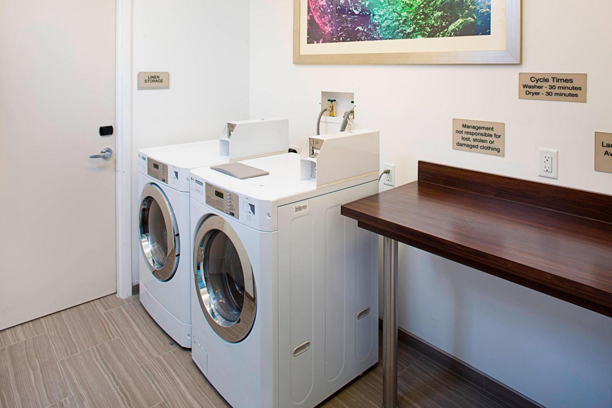 Springhill Suites By Marriott Carle Place Garden City Exteriér fotografie
