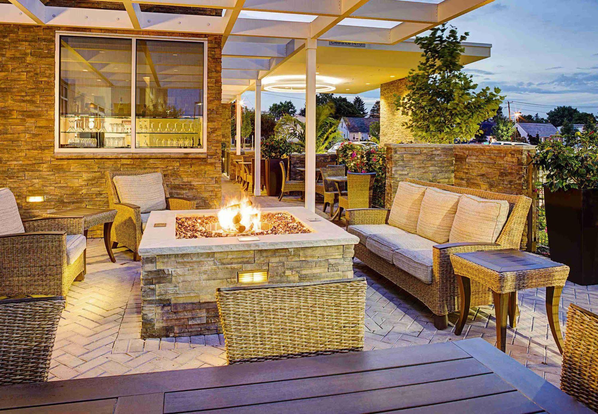Springhill Suites By Marriott Carle Place Garden City Exteriér fotografie